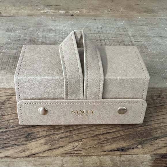 NEW IN POLY Sancia Three Compartment Sunglass Case 🕶️ - Picture 7 of 9